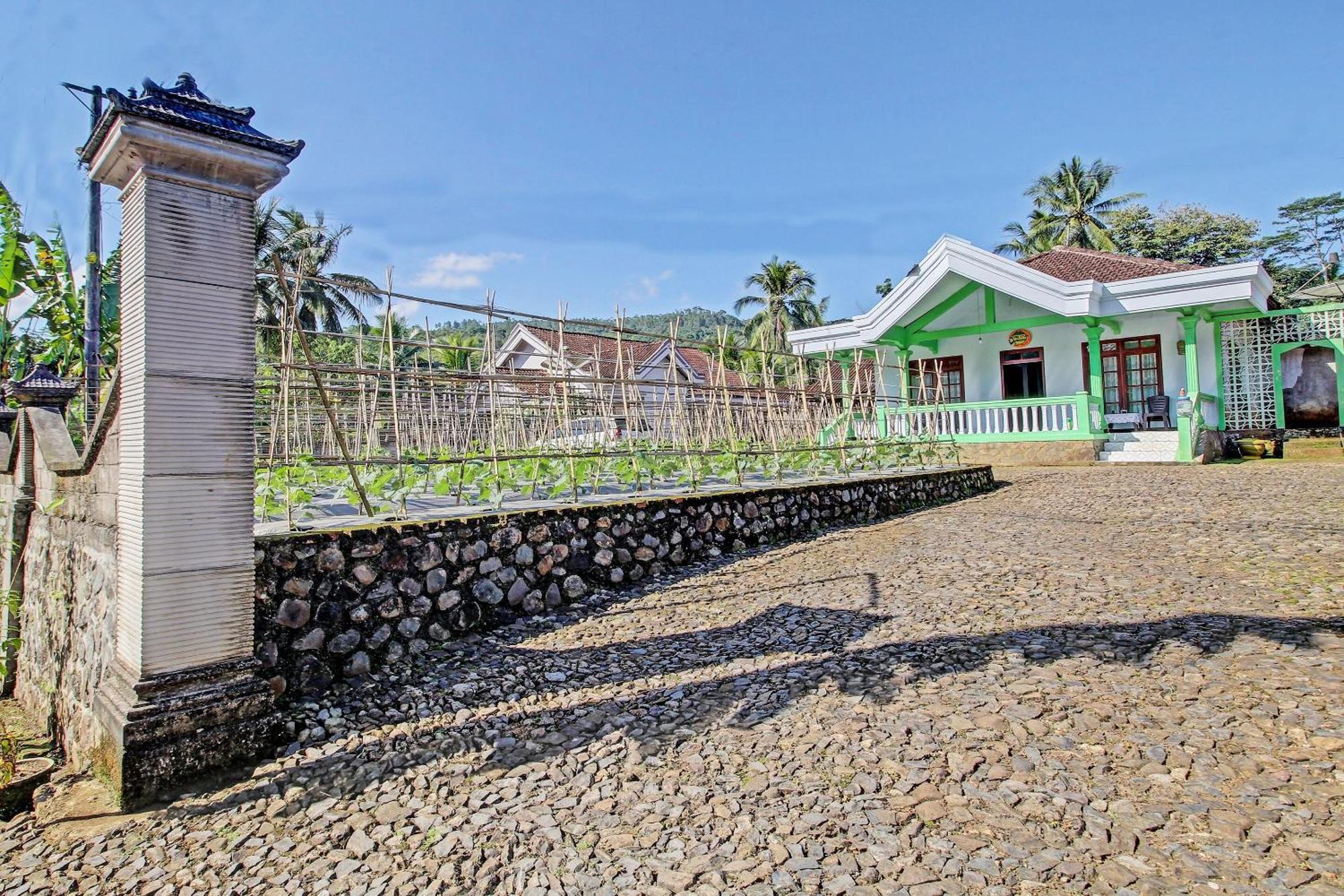 Hotel Spot On 91214 Desa Wisata Pandean Trenggalek Zewnętrze zdjęcie