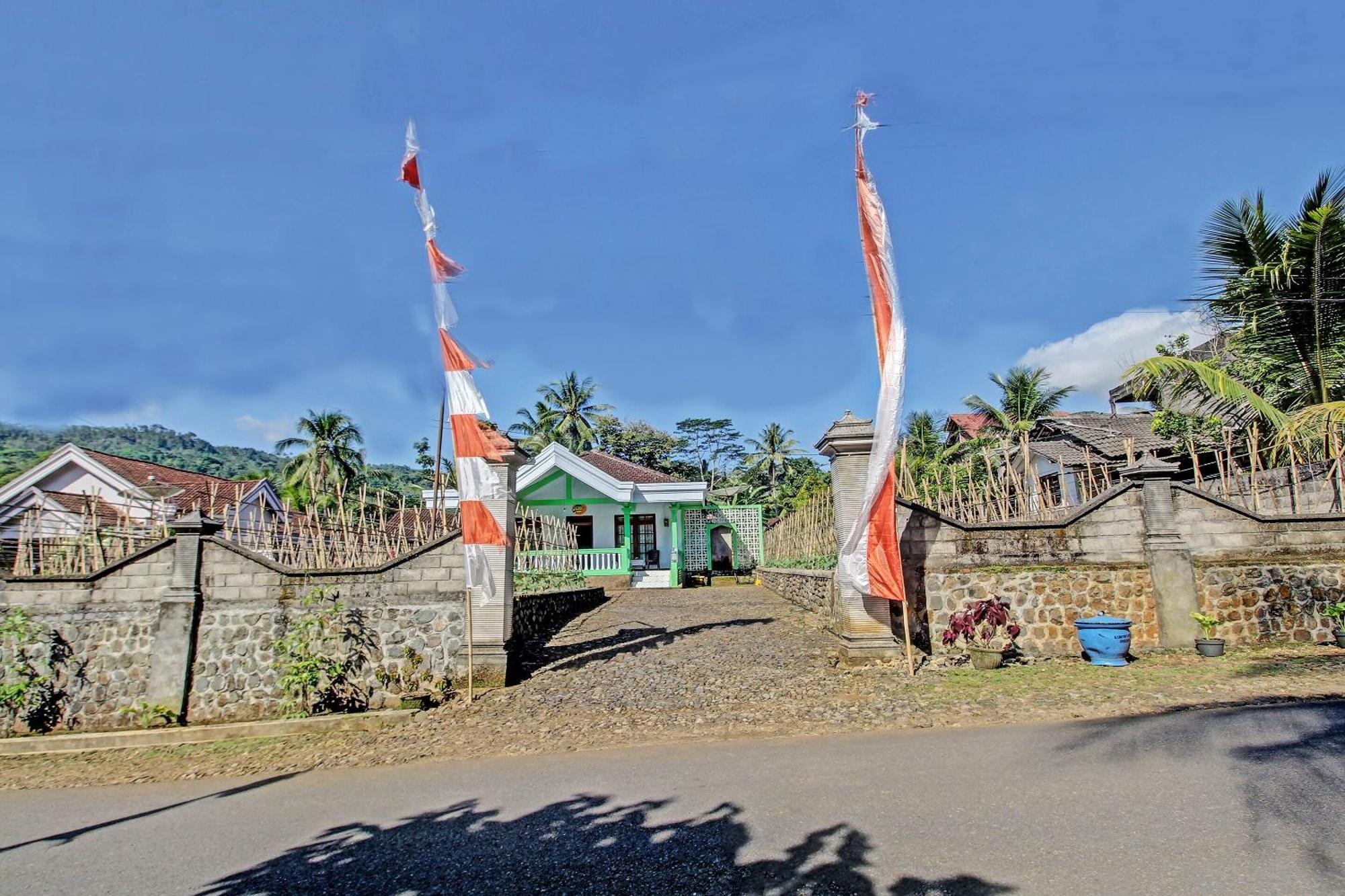 Hotel Spot On 91214 Desa Wisata Pandean Trenggalek Zewnętrze zdjęcie